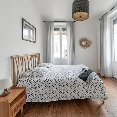 Grande Maison - Maison Ou En Centre شقة فيشي