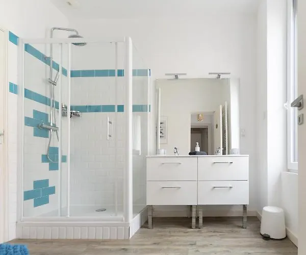 Grande Maison - Maison Ou En Centre